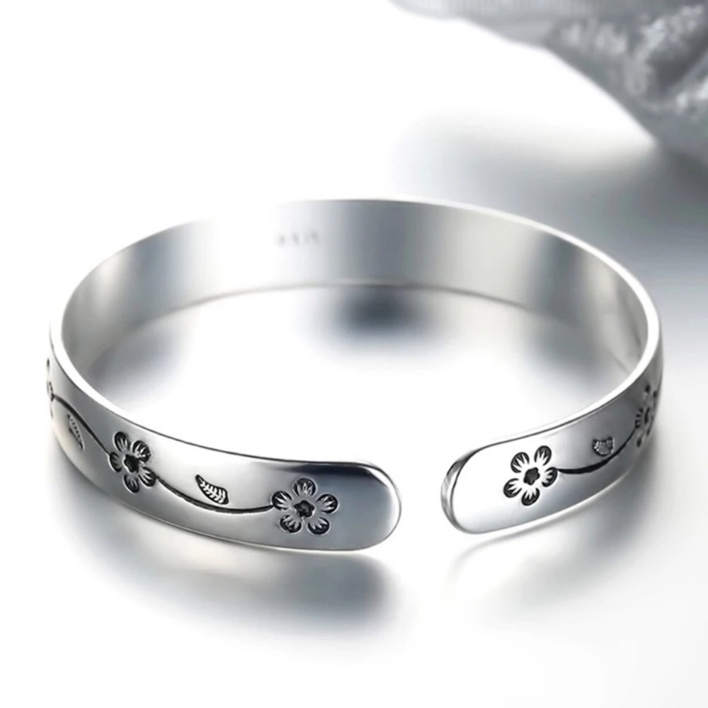 925 Sterling Silver Floral Engraved Bangle - Picture 2 of 7